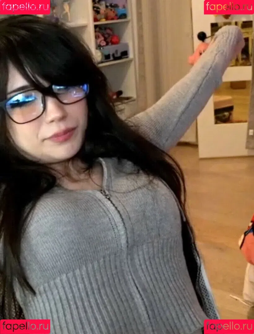 Emiru Onlyfans Photo Gallery 
