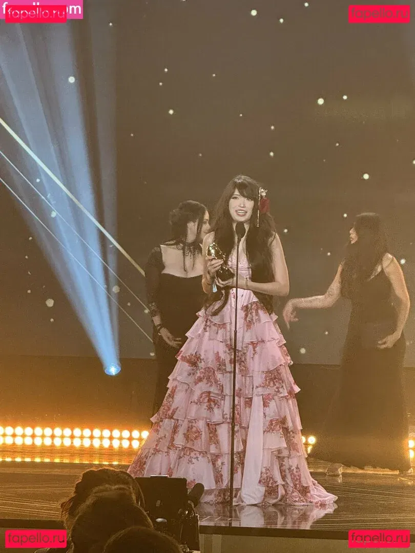 Emiru Onlyfans Photo Gallery 