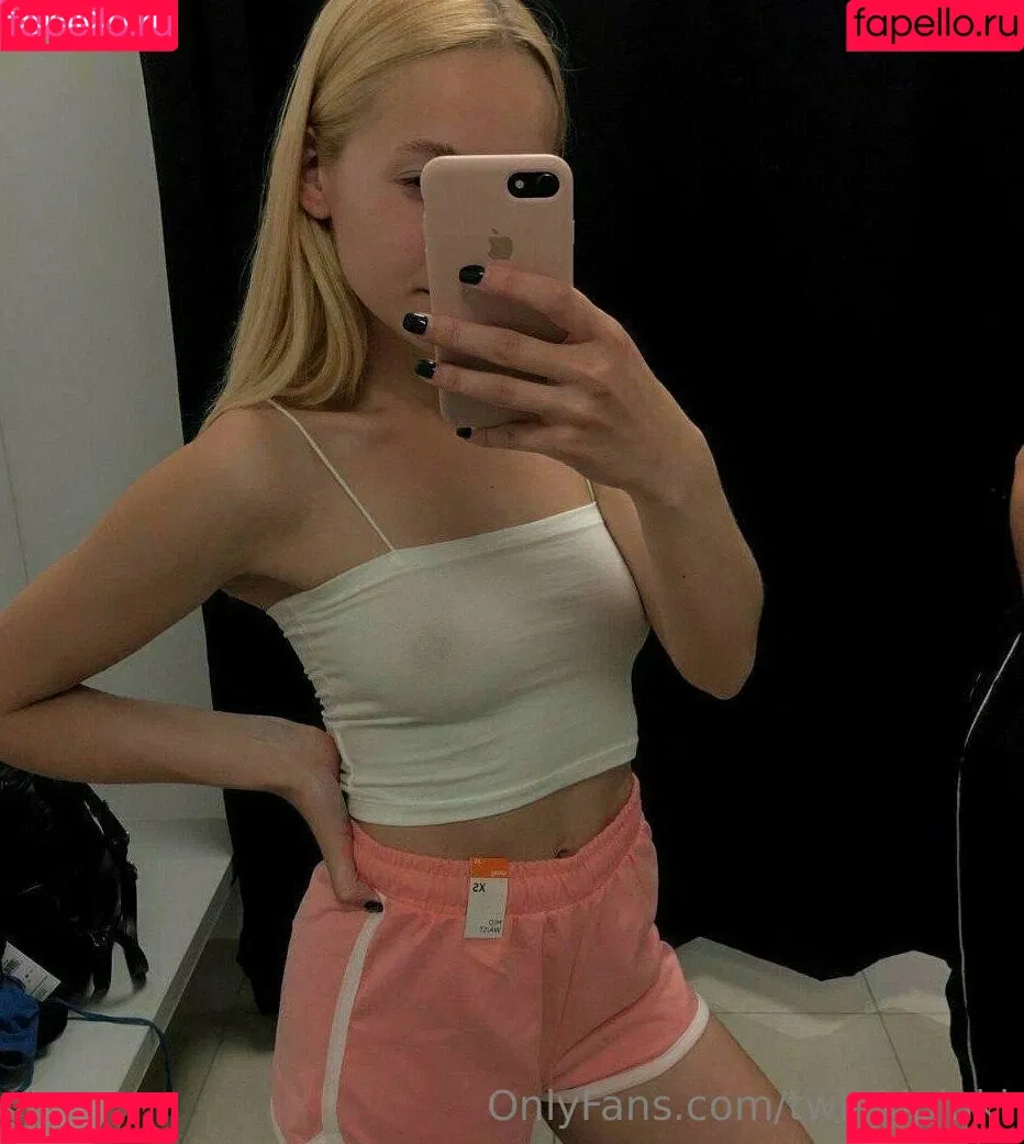 twinkipinki Onlyfans Photo Gallery 