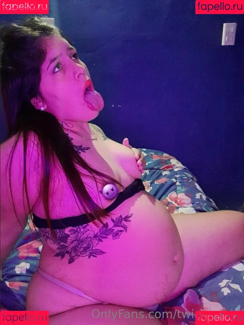 twinkipinki Onlyfans Photo Gallery 