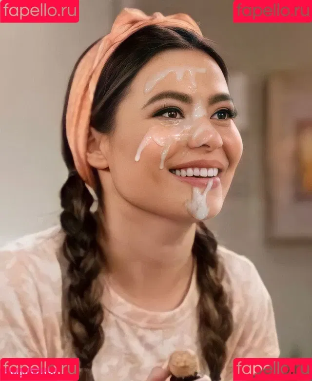 Miranda Cosgrove Onlyfans Photo Gallery 
