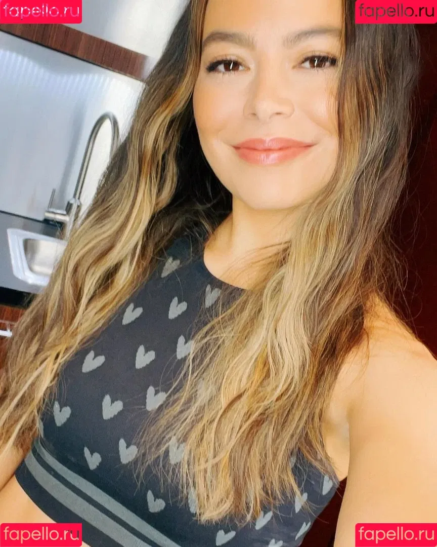 Miranda Cosgrove Onlyfans Photo Gallery 