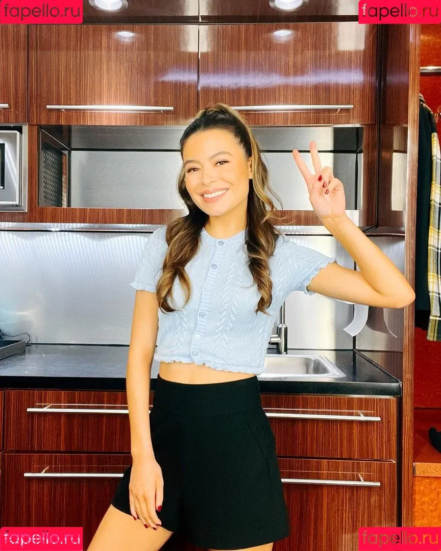 Miranda Cosgrove Onlyfans Photo Gallery 