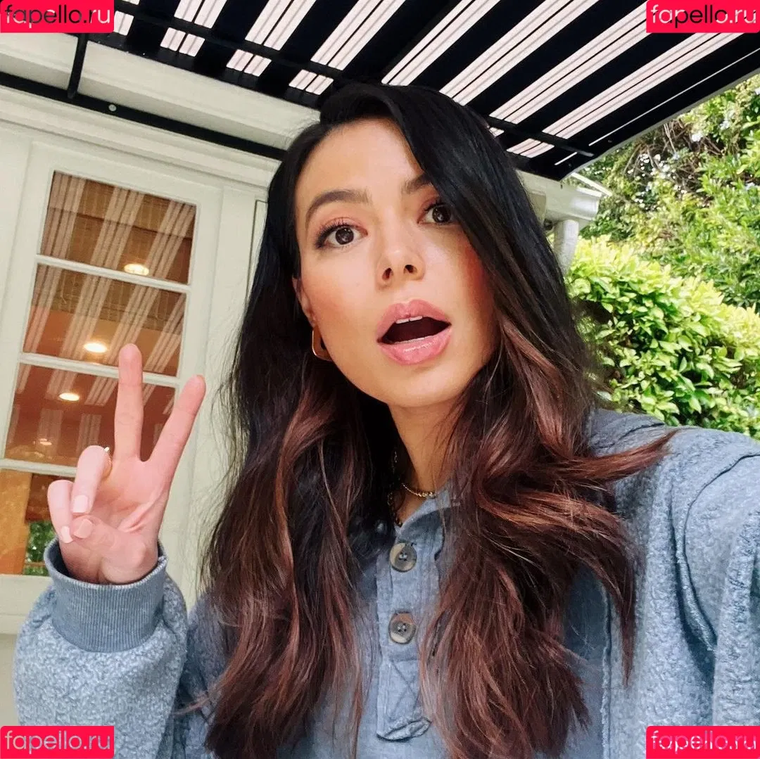 Miranda Cosgrove Onlyfans Photo Gallery 