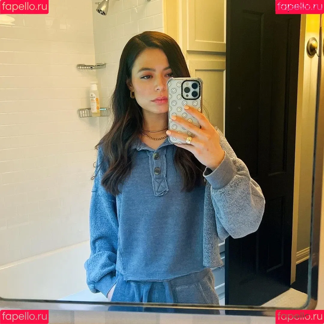 Miranda Cosgrove Onlyfans Photo Gallery 