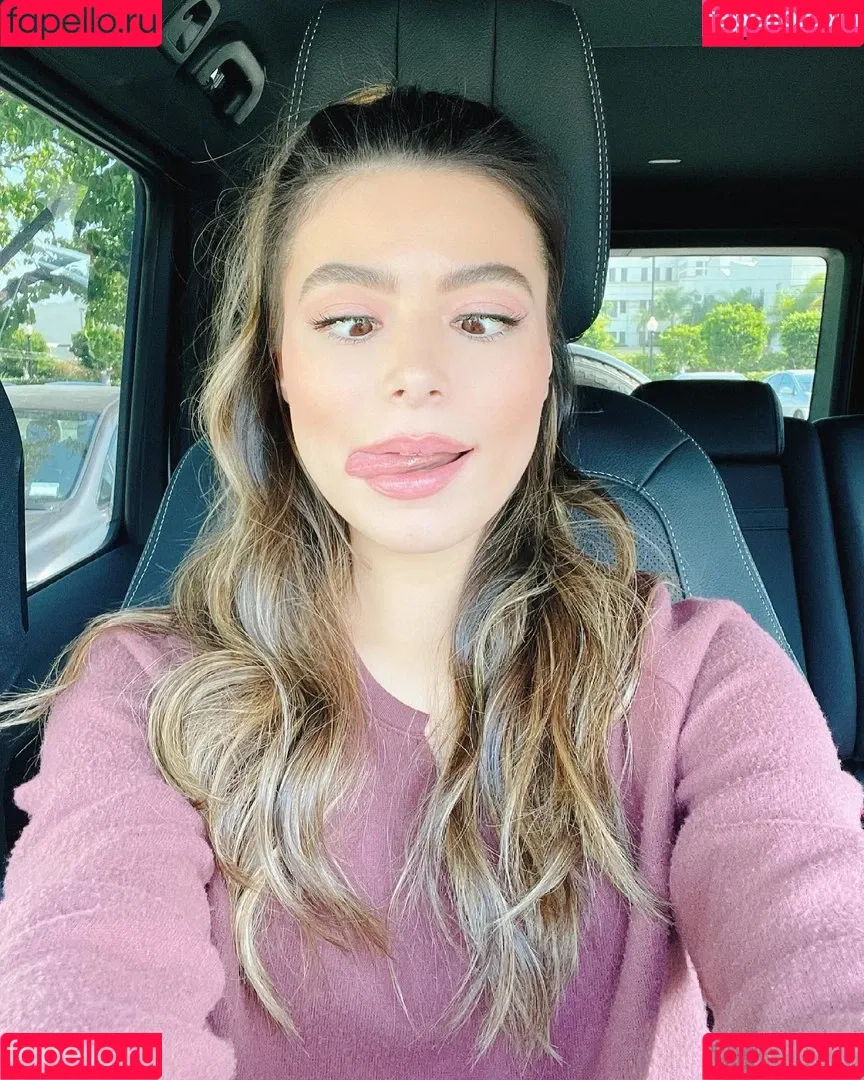 Miranda Cosgrove Onlyfans Photo Gallery 