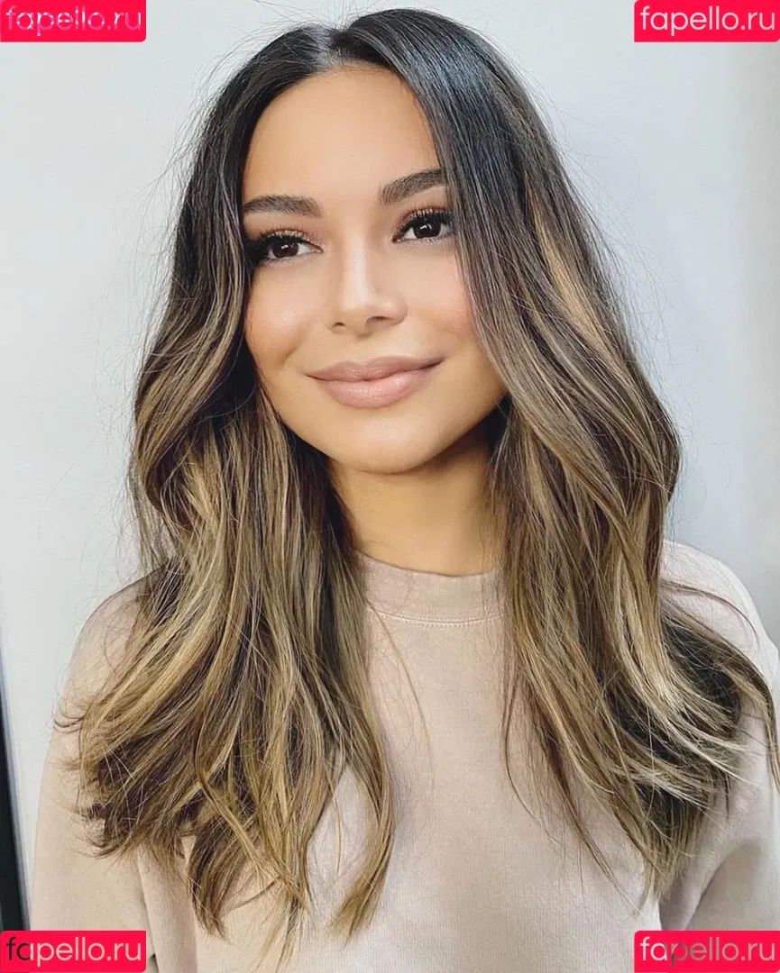 Miranda Cosgrove Onlyfans Photo Gallery 