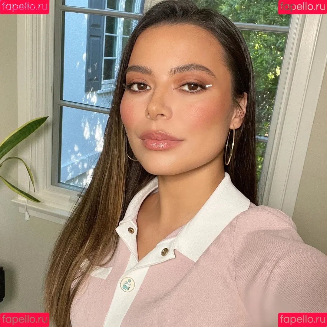 Miranda Cosgrove Onlyfans Photo Gallery 