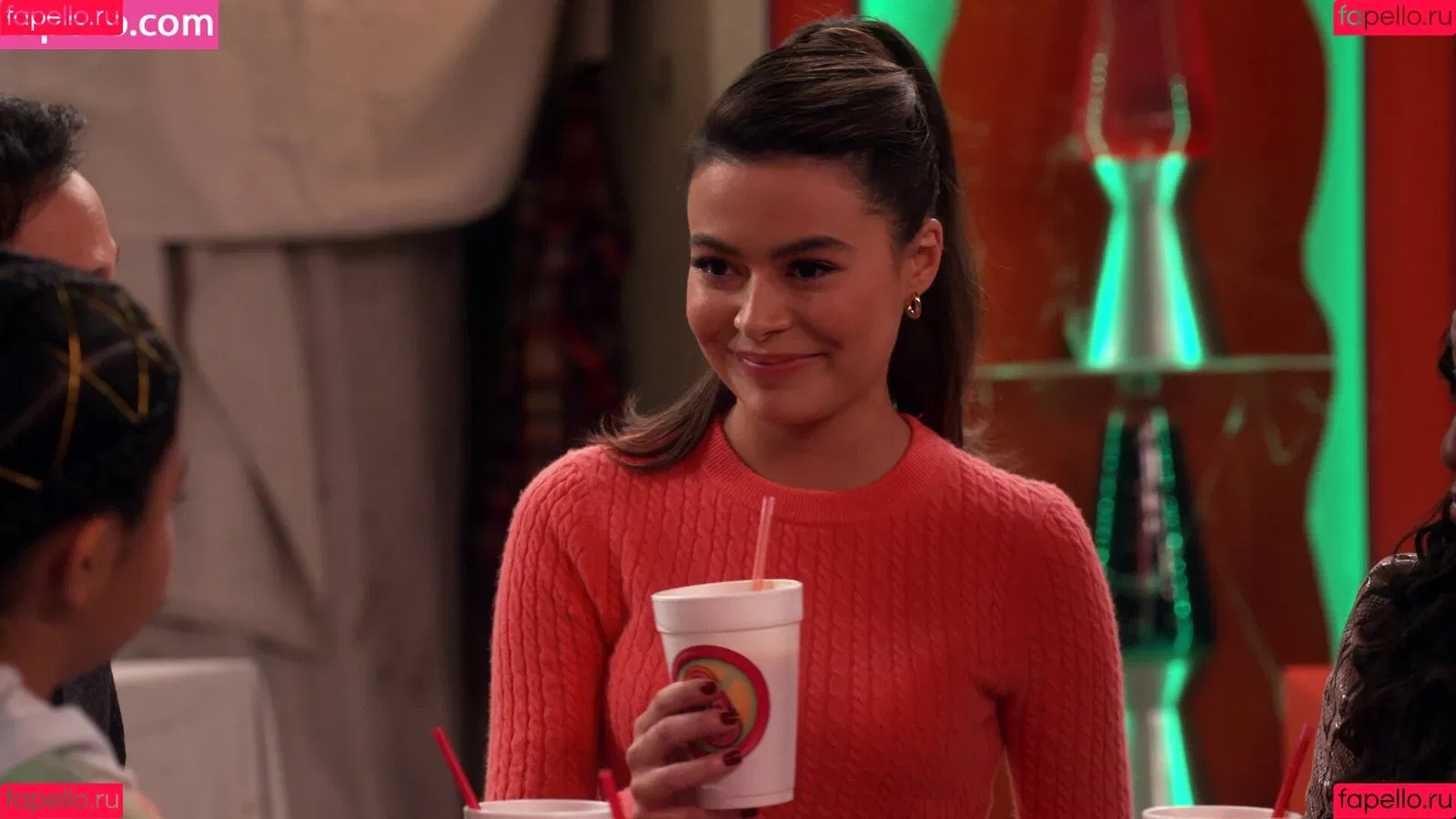 Miranda Cosgrove Onlyfans Photo Gallery 