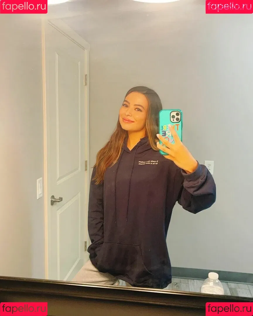 Miranda Cosgrove Onlyfans Photo Gallery 