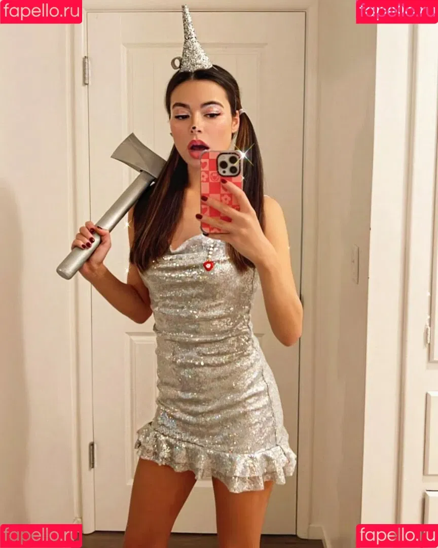 Miranda Cosgrove Onlyfans Photo Gallery 