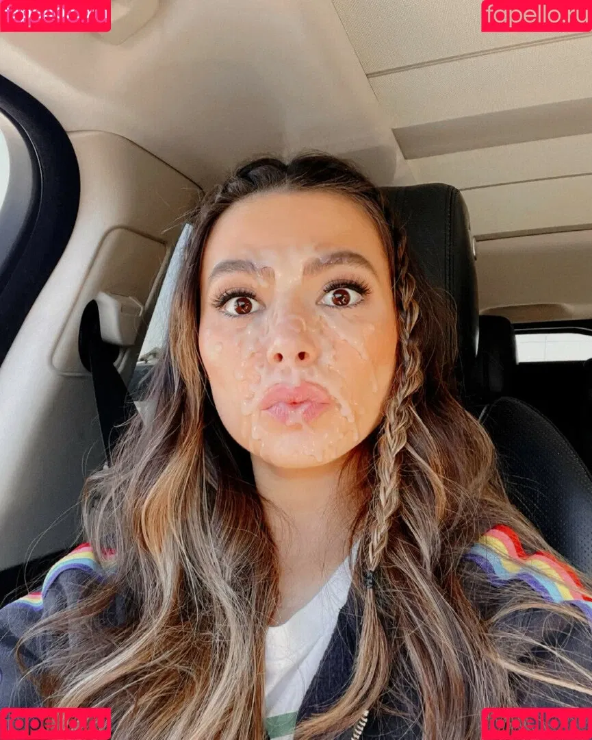 Miranda Cosgrove Onlyfans Photo Gallery 