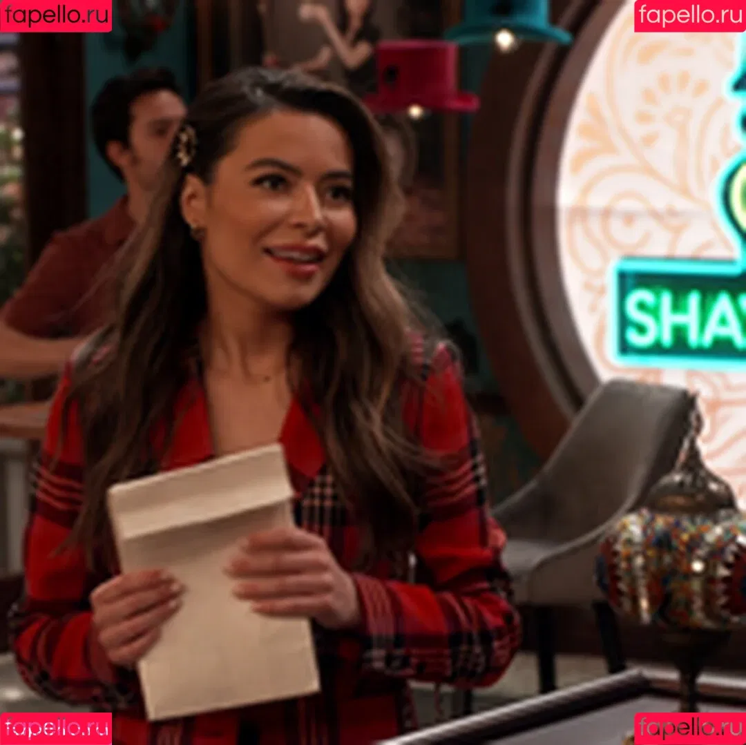 Miranda Cosgrove Onlyfans Photo Gallery 