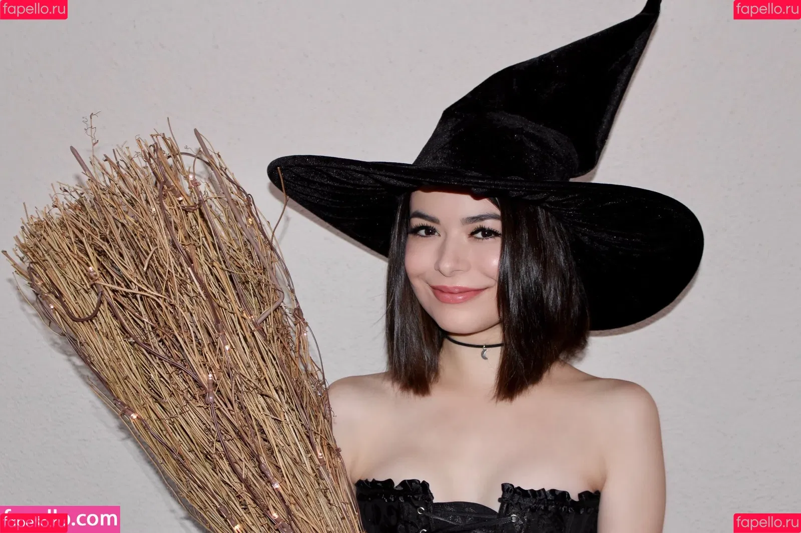 Miranda Cosgrove Onlyfans Photo Gallery 