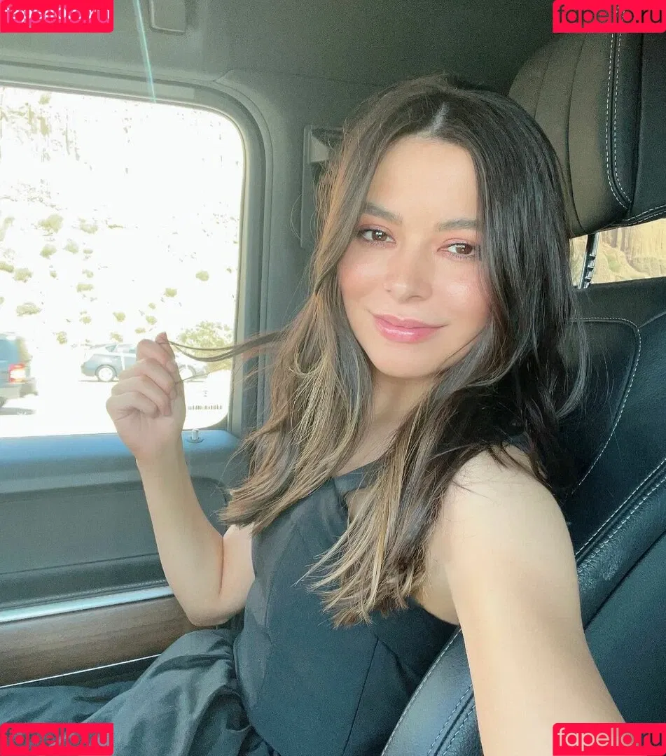 Miranda Cosgrove Onlyfans Photo Gallery 