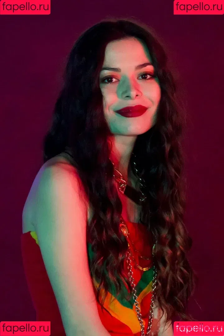 Miranda Cosgrove Onlyfans Photo Gallery 