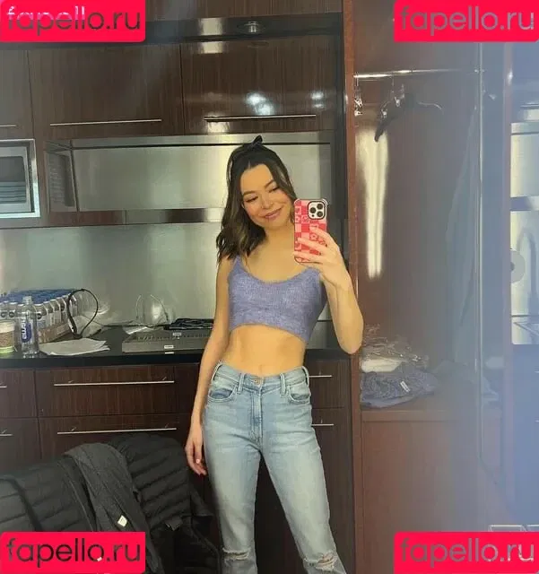 Miranda Cosgrove Onlyfans Photo Gallery 