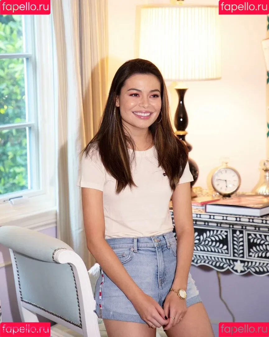 Miranda Cosgrove Onlyfans Photo Gallery 