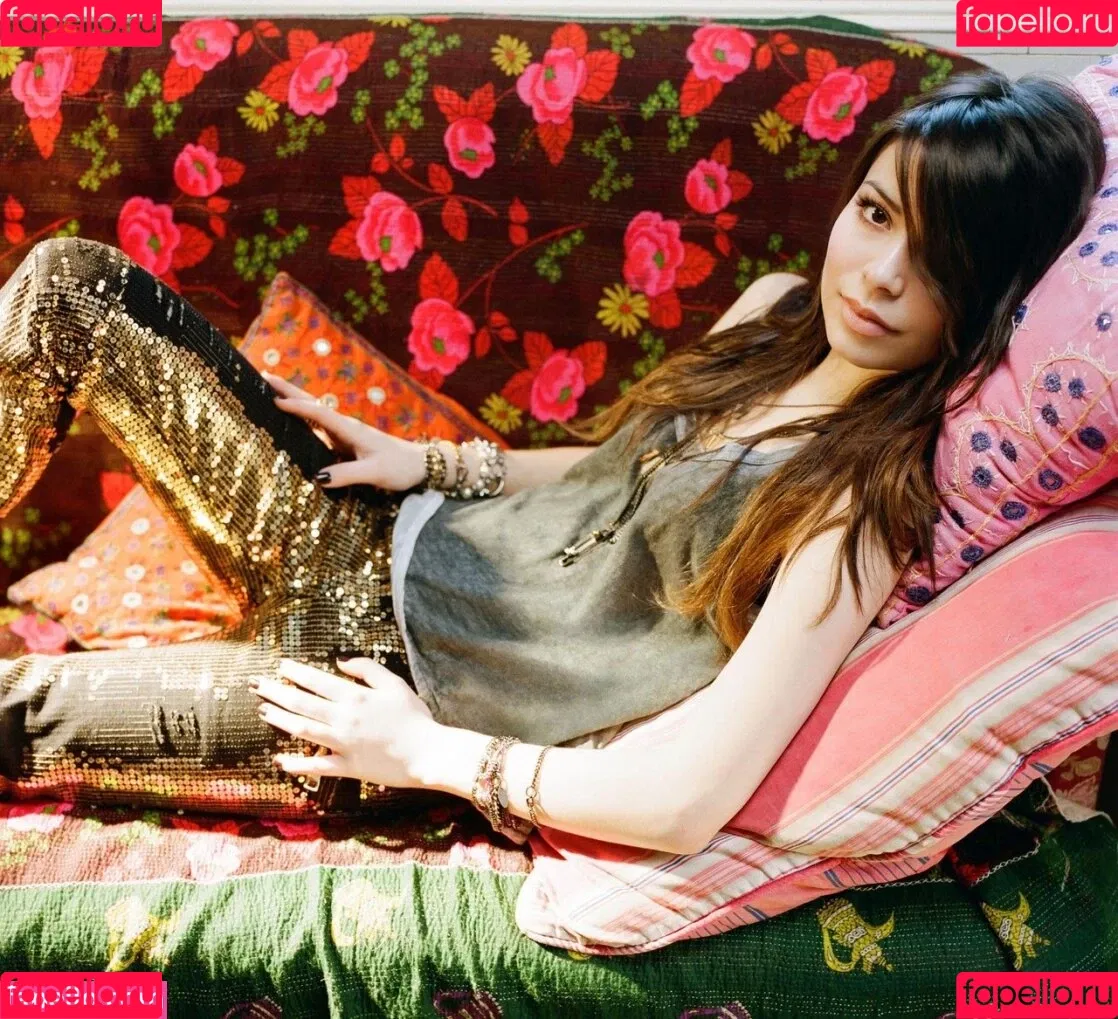 Miranda Cosgrove Onlyfans Photo Gallery 