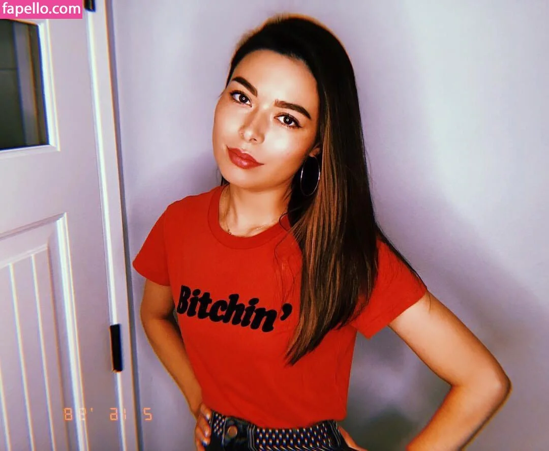 Miranda Cosgrove Onlyfans Photo Gallery 