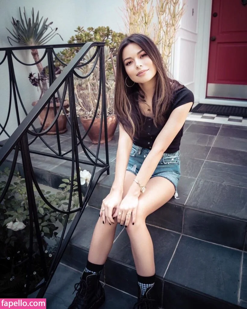 Miranda Cosgrove Onlyfans Photo Gallery 