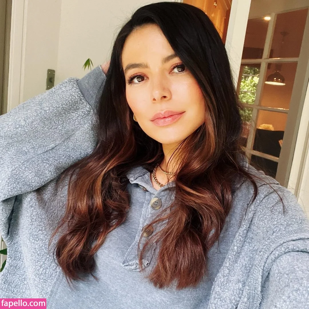 Miranda Cosgrove Onlyfans Photo Gallery 