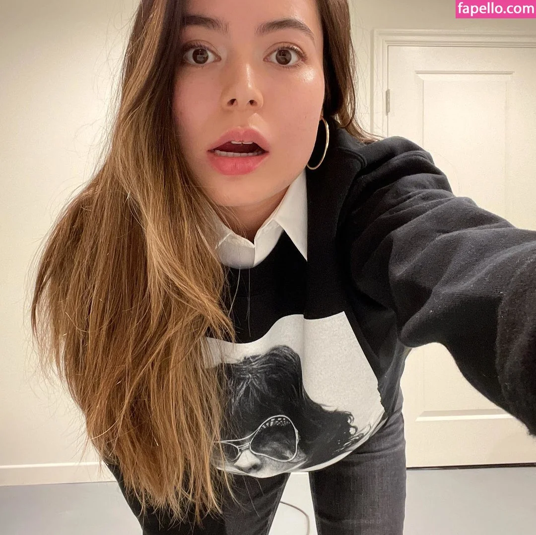 Miranda Cosgrove Onlyfans Photo Gallery 
