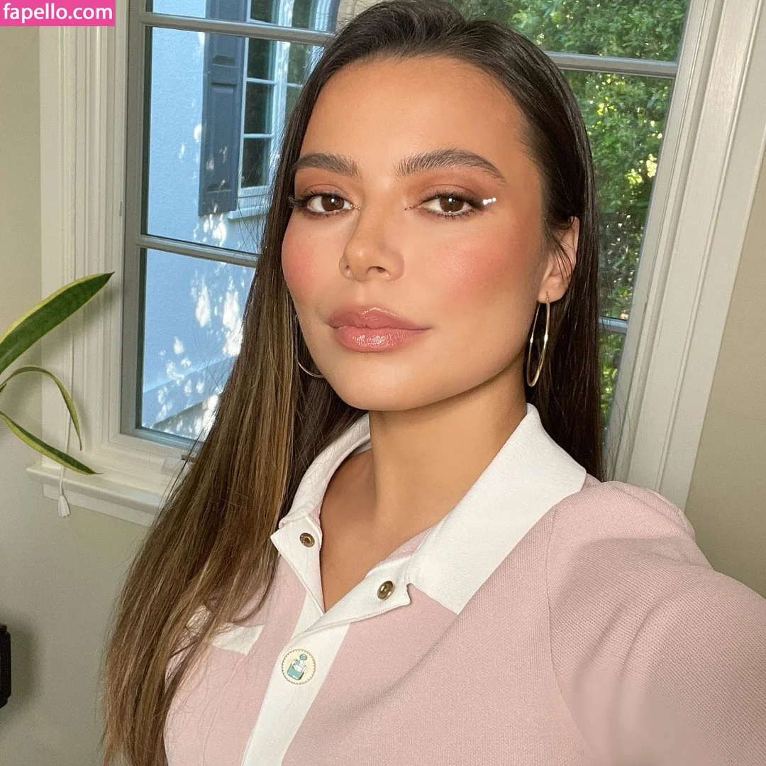 Miranda Cosgrove Onlyfans Photo Gallery 