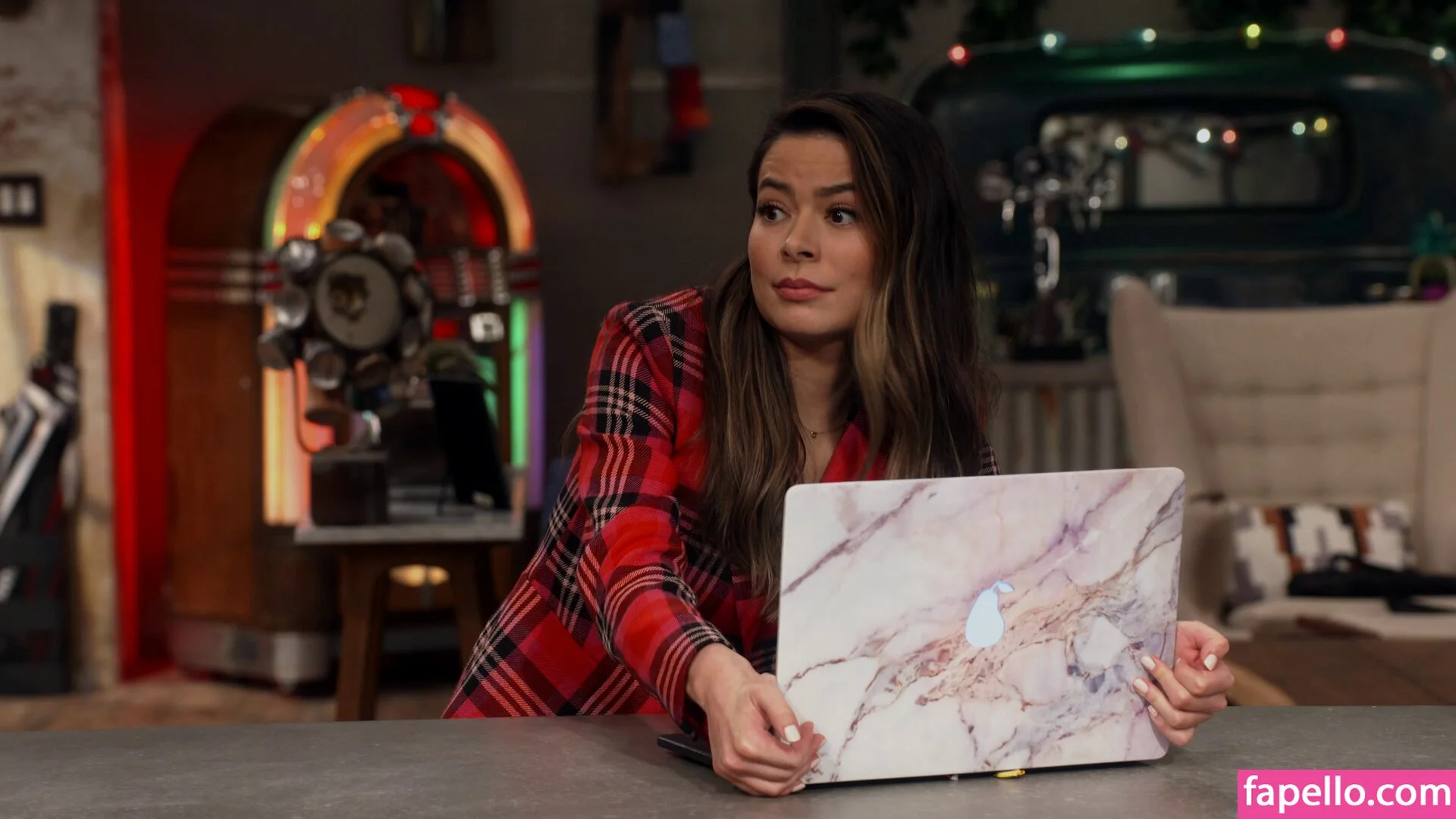 Miranda Cosgrove Onlyfans Photo Gallery 