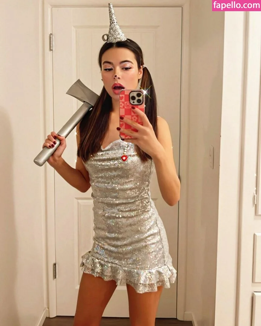 Miranda Cosgrove Onlyfans Photo Gallery 