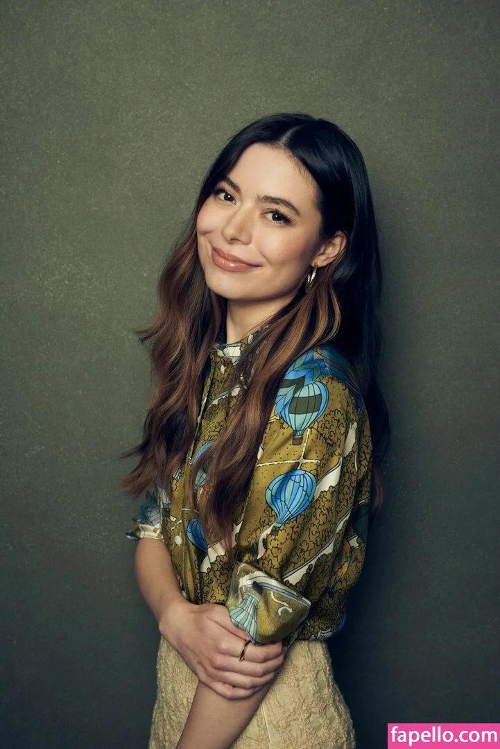 Miranda Cosgrove Onlyfans Photo Gallery 