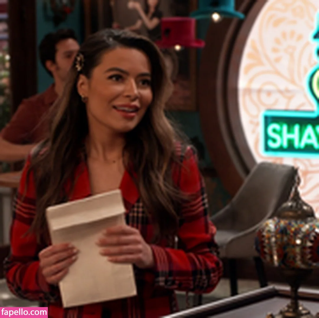 Miranda Cosgrove Onlyfans Photo Gallery 