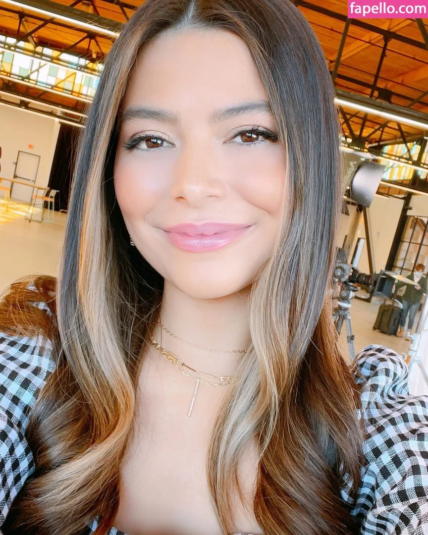 Miranda Cosgrove Onlyfans Photo Gallery 