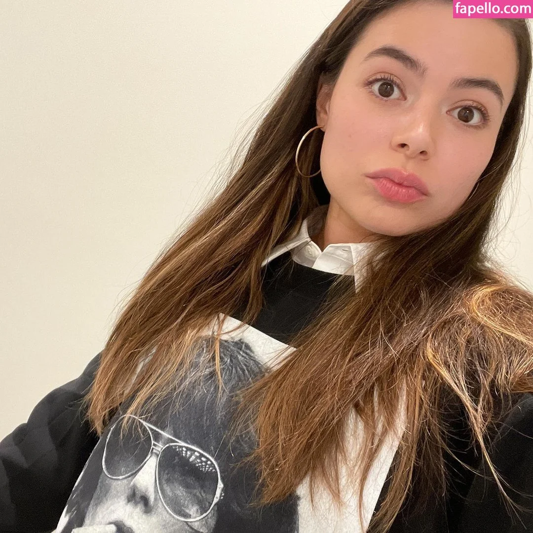 Miranda Cosgrove Onlyfans Photo Gallery 