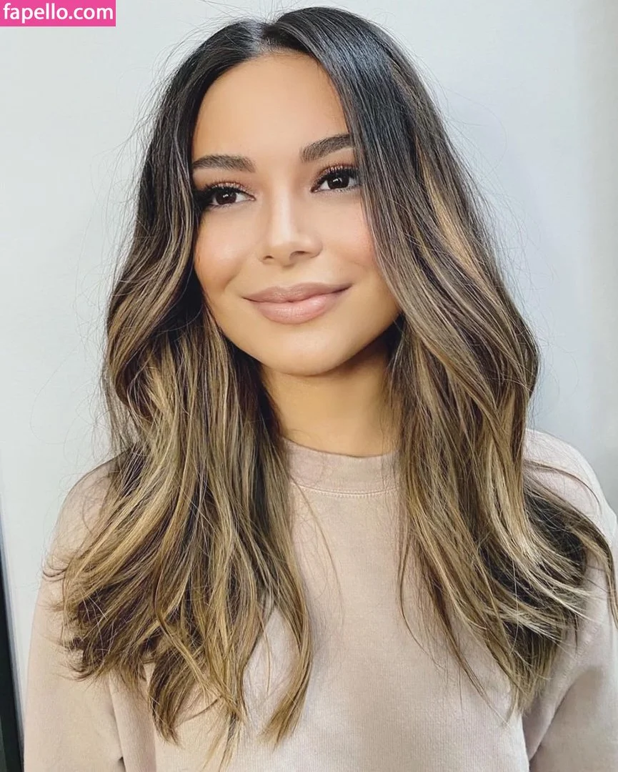 Miranda Cosgrove Onlyfans Photo Gallery 