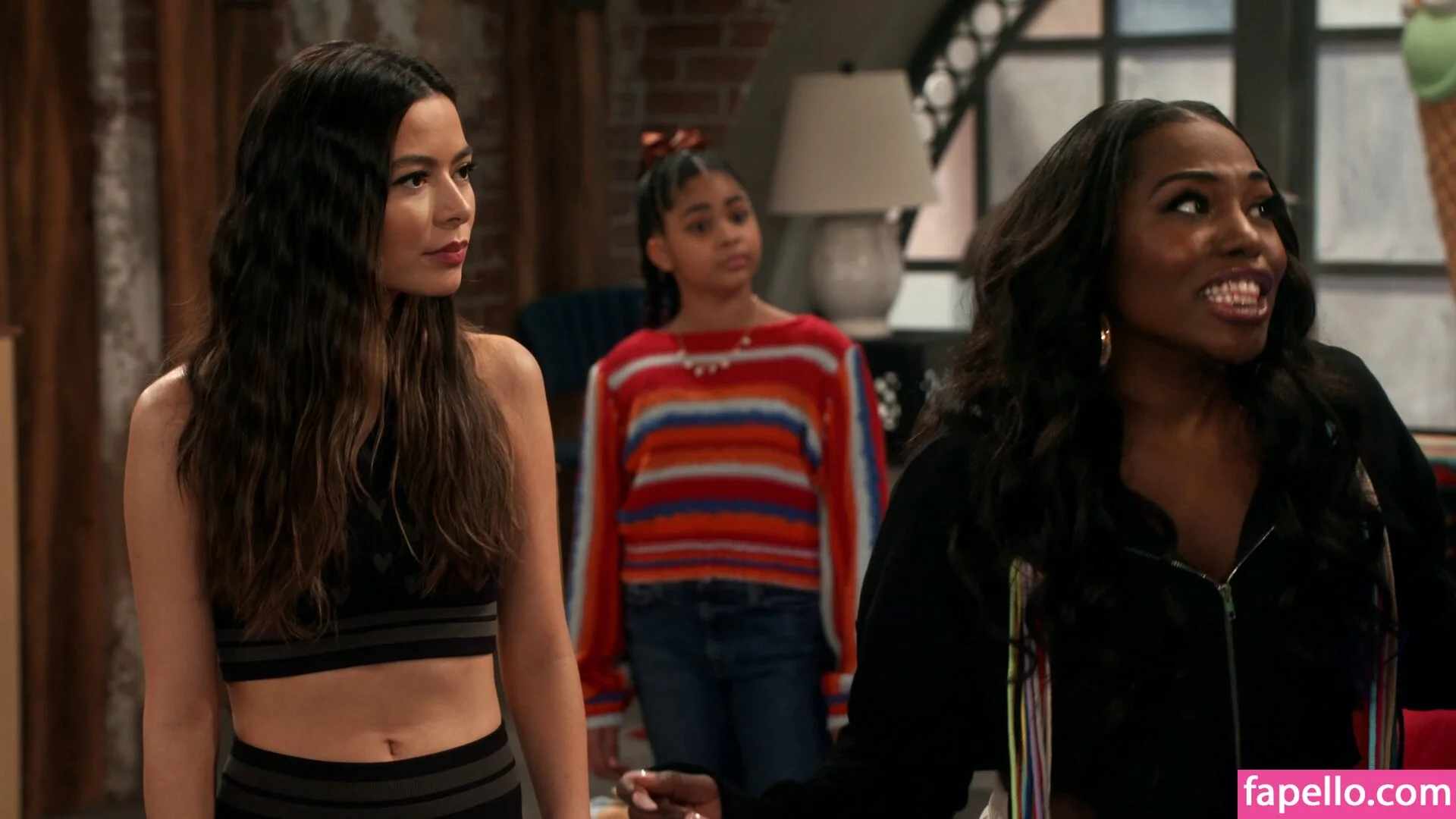 Miranda Cosgrove Onlyfans Photo Gallery 