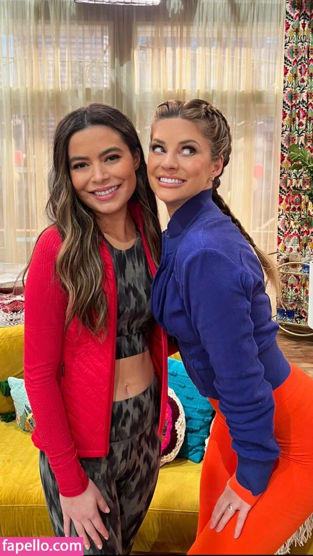 Miranda Cosgrove Onlyfans Photo Gallery 