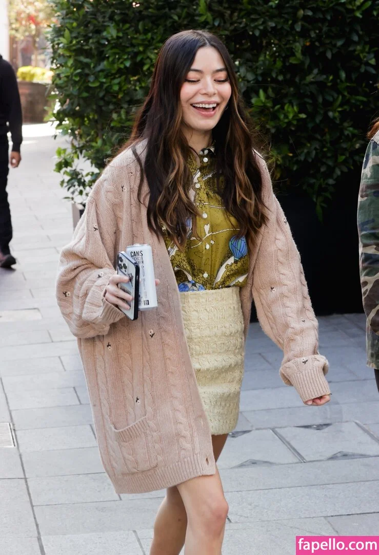 Miranda Cosgrove Onlyfans Photo Gallery 