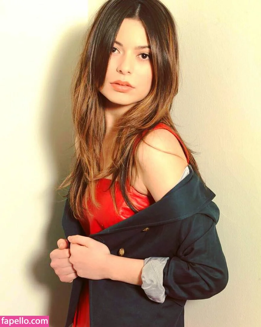 Miranda Cosgrove Onlyfans Photo Gallery 