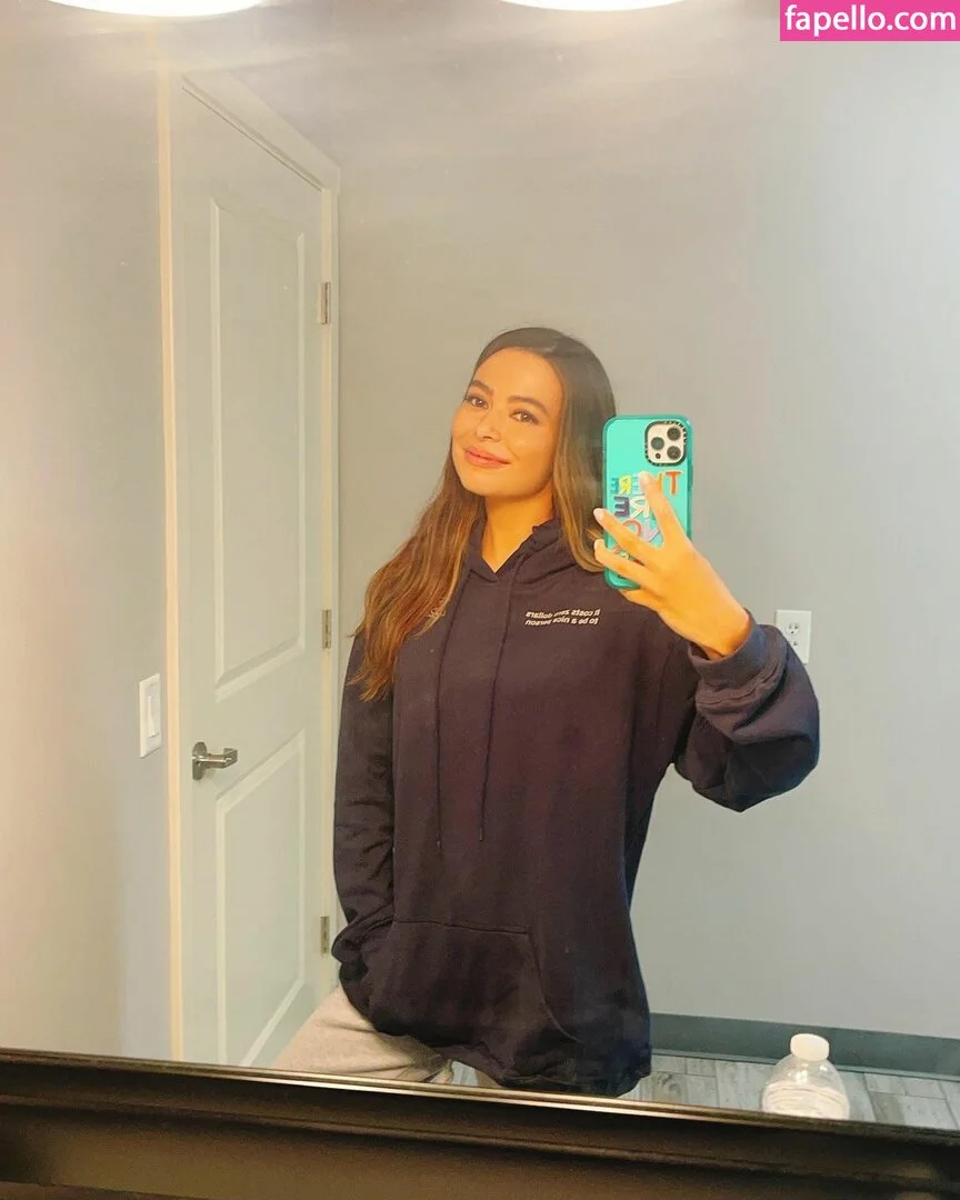 Miranda Cosgrove Onlyfans Photo Gallery 