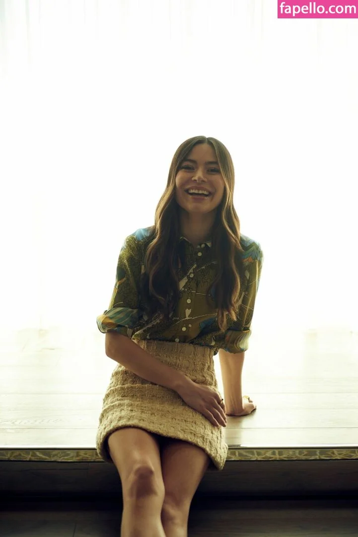 Miranda Cosgrove Onlyfans Photo Gallery 