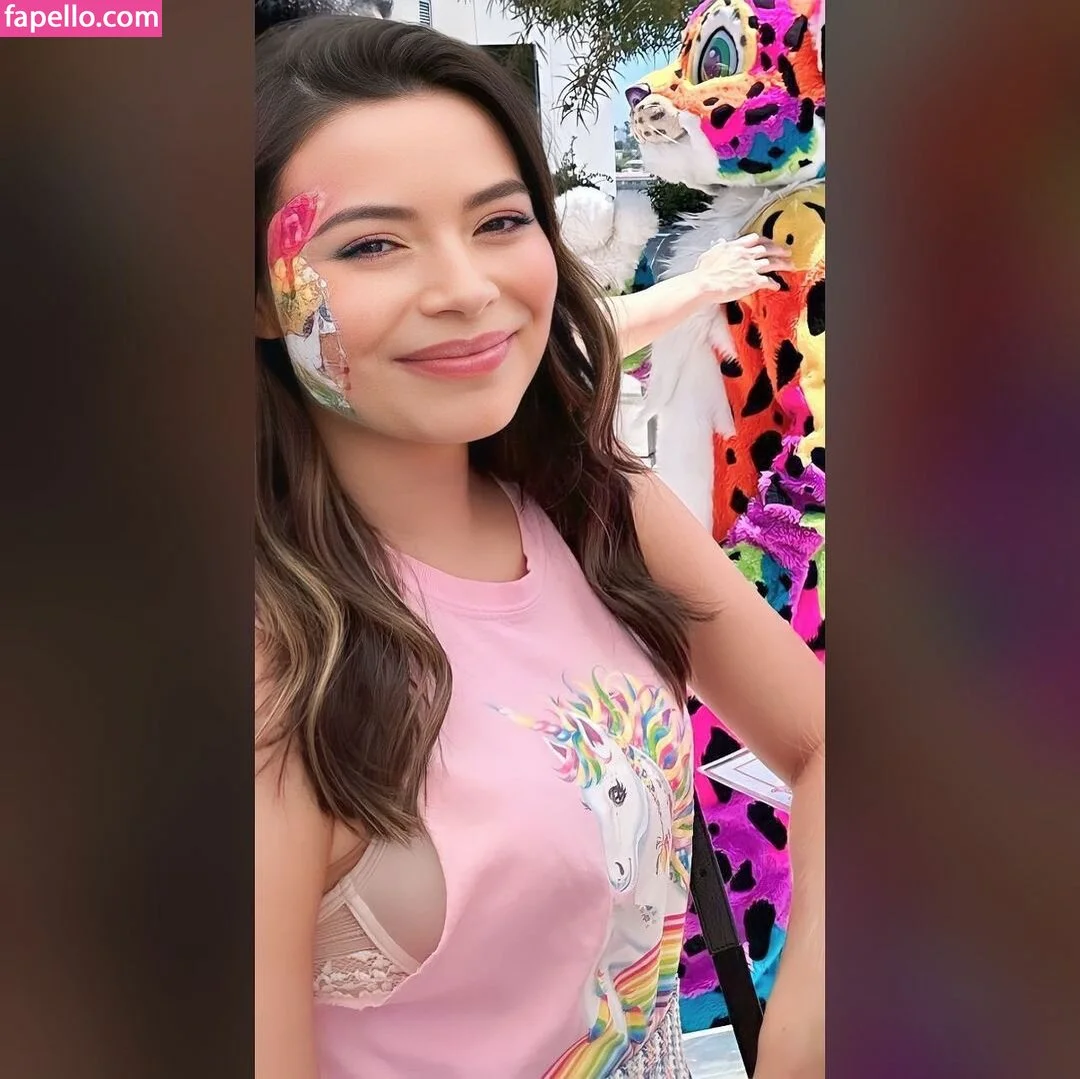 Miranda Cosgrove Onlyfans Photo Gallery 