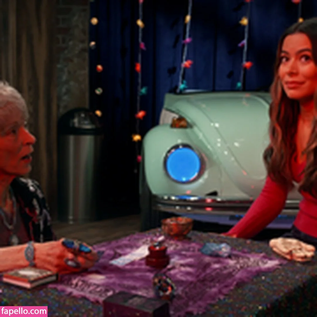 Miranda Cosgrove Onlyfans Photo Gallery 