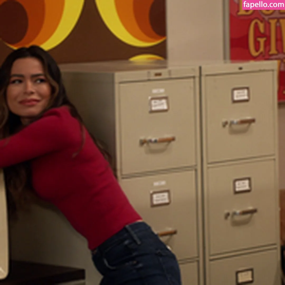 Miranda Cosgrove Onlyfans Photo Gallery 