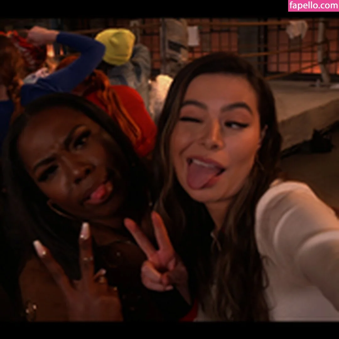 Miranda Cosgrove Onlyfans Photo Gallery 