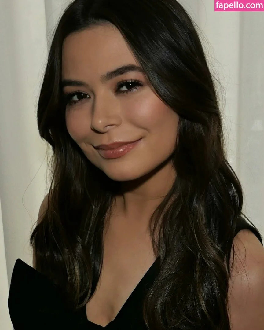 Miranda Cosgrove Onlyfans Photo Gallery 