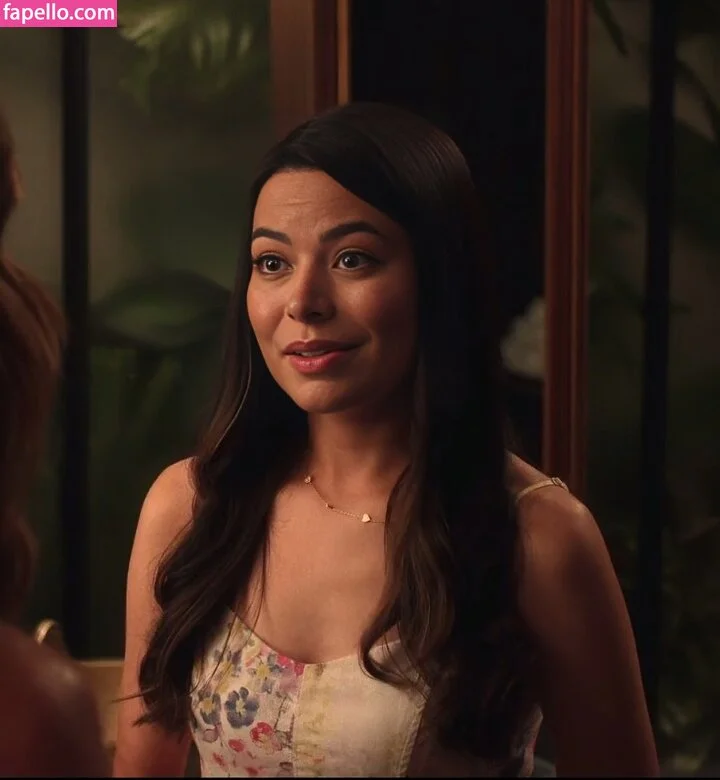 Miranda Cosgrove Onlyfans Photo Gallery 