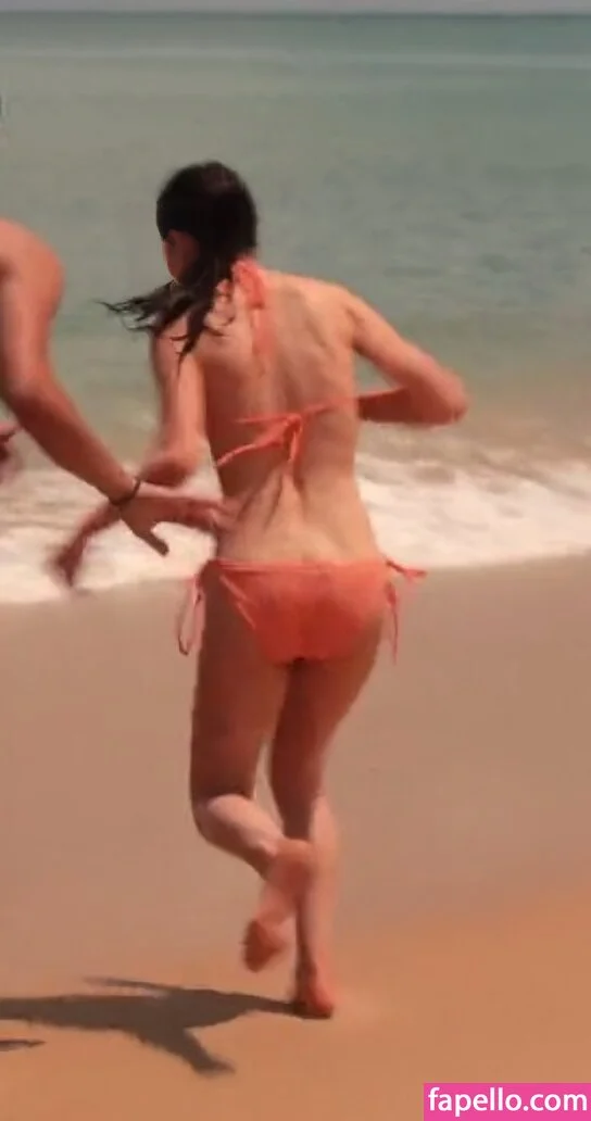 Miranda Cosgrove Onlyfans Photo Gallery 