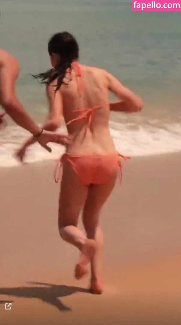 Miranda Cosgrove Onlyfans Photo Gallery 