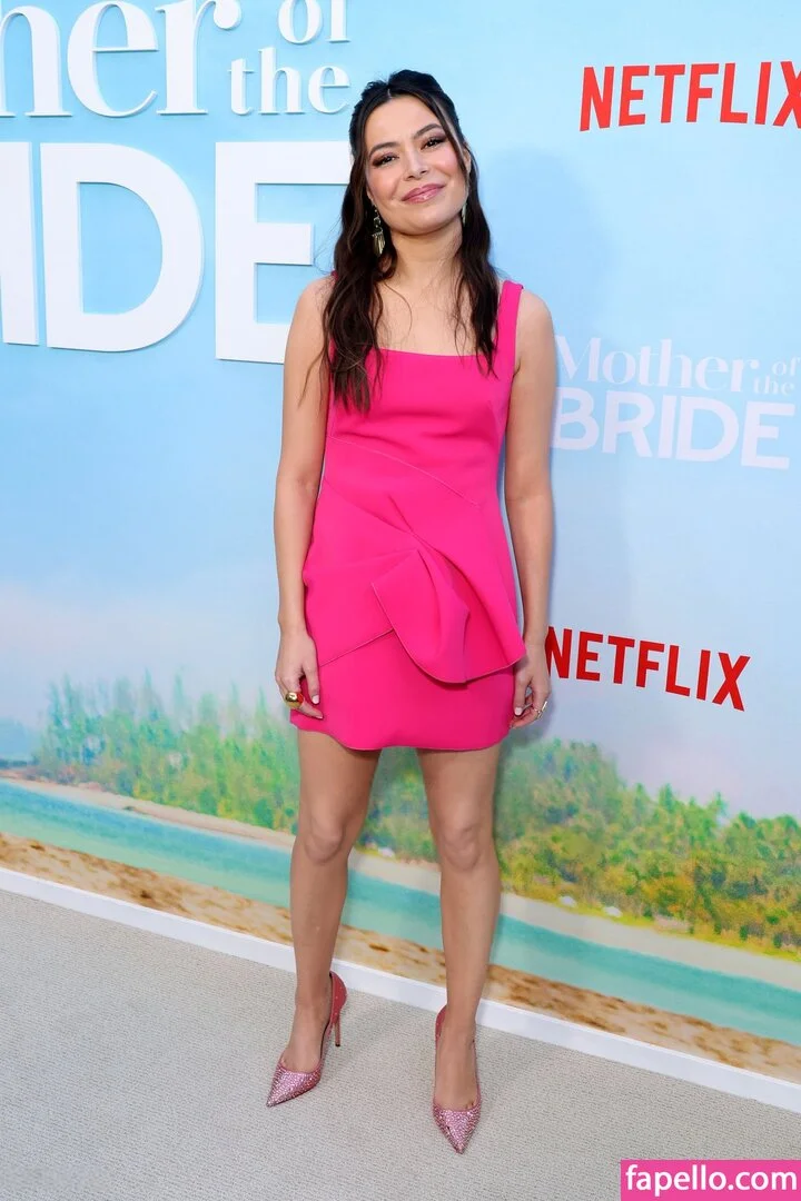 Miranda Cosgrove Onlyfans Photo Gallery 